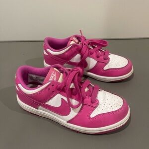 Nike Dunk low girls Fuchsia and White Sneakers, size 1